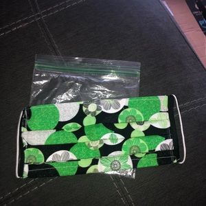 I’m selling adults masks